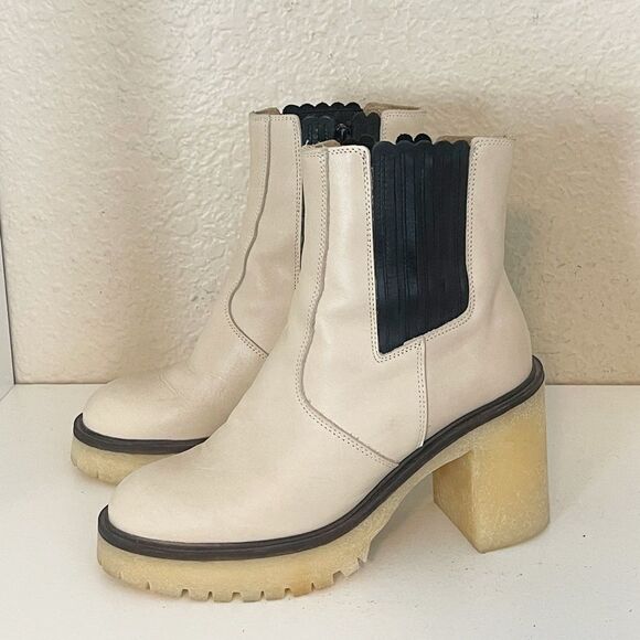 Free People James Chelsea Leather Boots in cream and black. 38/8 - Picture 7 of 13